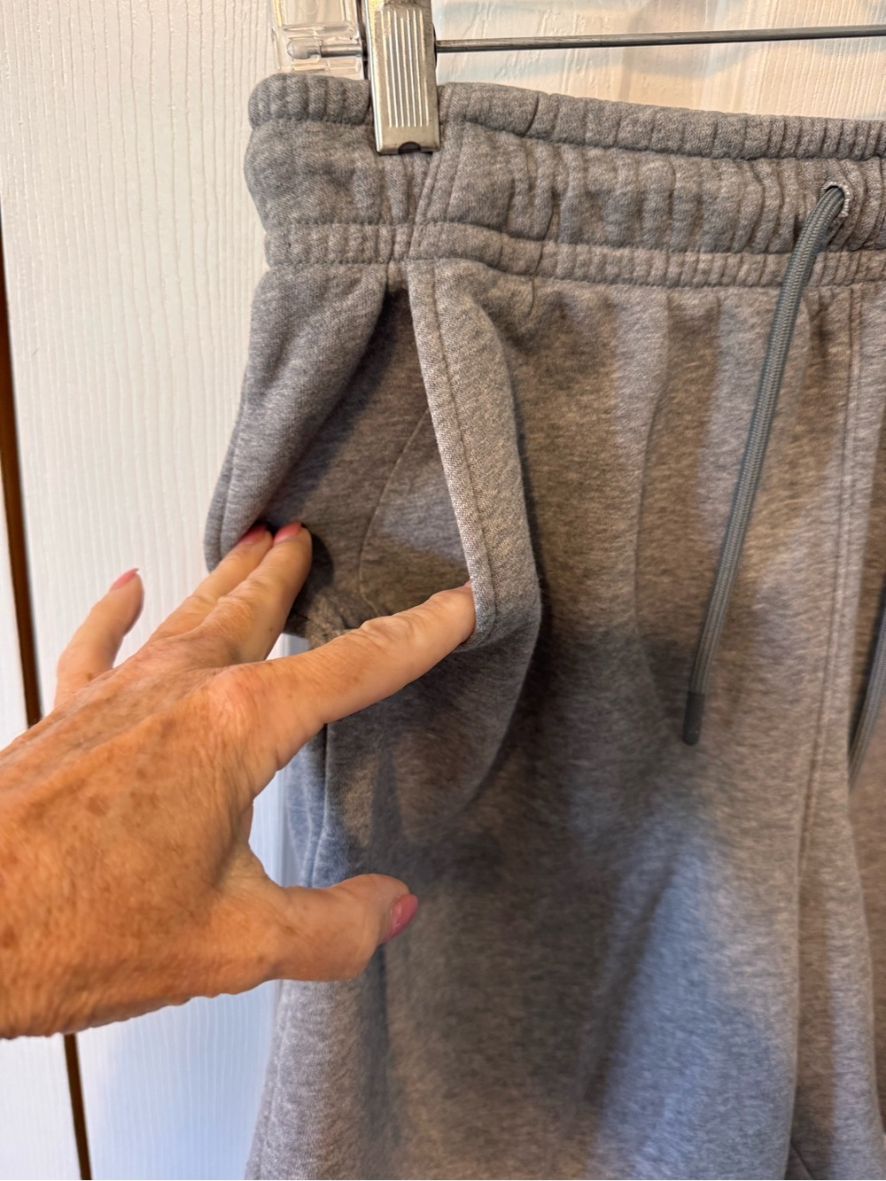 Jordan Men’s Gray Athletic Tech Fleece Shorts Size Small - Picture 3 of 9
